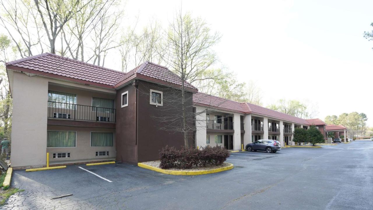 Motel 6 Atlanta Ga Atlanta Airport East Exterior photo