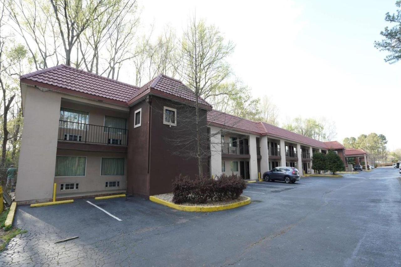 Motel 6 Atlanta Ga Atlanta Airport East Exterior photo